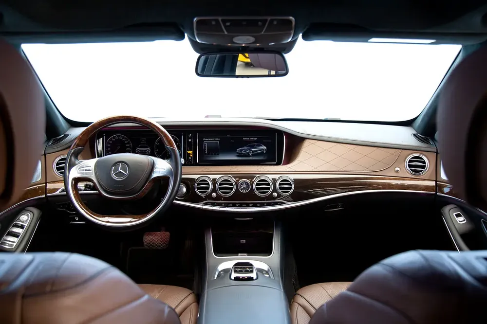 MAYBACH S600 V12 | REAR ENTERTAINMENT | BURMESTER AUDIO | GCC | WARRANTY AVAILABLE - Image 10