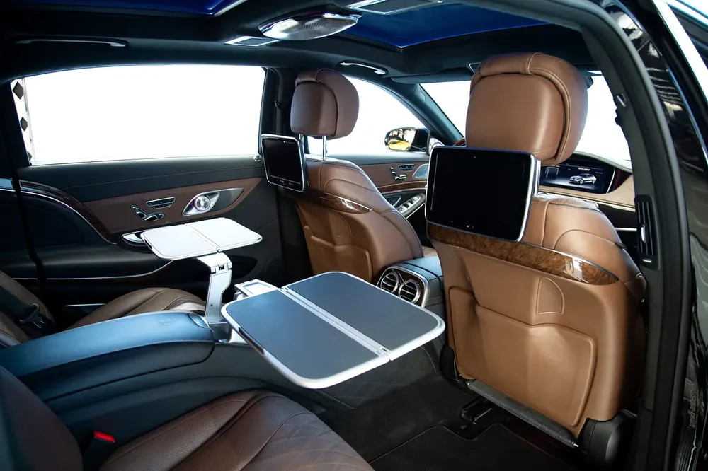 MAYBACH S600 V12 | REAR ENTERTAINMENT | BURMESTER AUDIO | GCC | WARRANTY AVAILABLE - Image 11