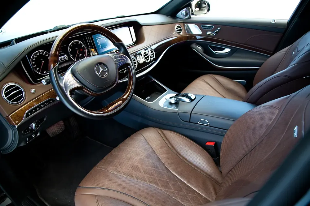 MAYBACH S600 V12 | REAR ENTERTAINMENT | BURMESTER AUDIO | GCC | WARRANTY AVAILABLE - Image 13