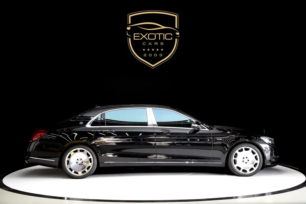 MAYBACH S600 V12 | REAR ENTERTAINMENT | BURMESTER AUDIO | GCC | WARRANTY AVAILABLE - Image 4