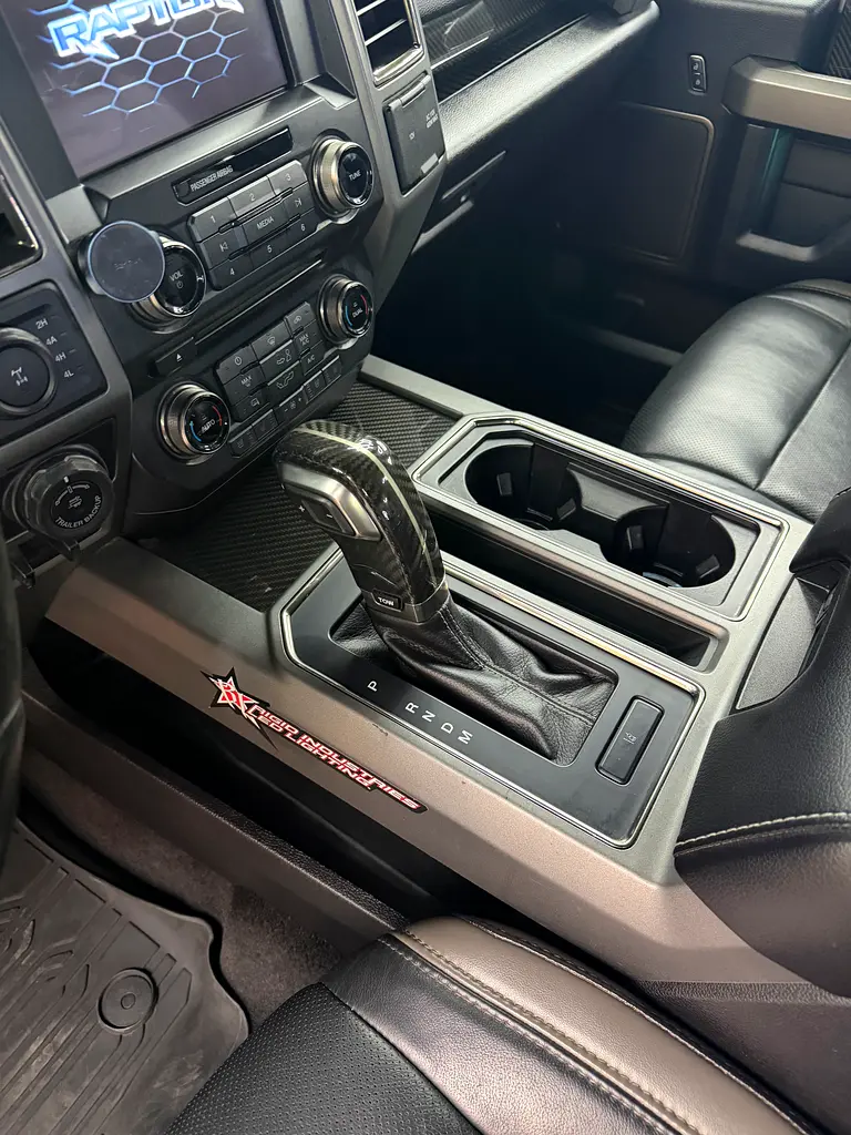 FORD -RAPTOR 2017 213000 KMS FULL OPTIONS ( PERFORMANCE) FULL SERVICE HISTORY ( 4 DOORS ) GCC SPECS - Image 15