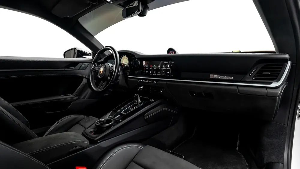 Porsche 911 Dakar - 2023 - GCC Specs - Under Warranty - Image 13