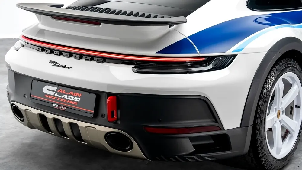 Porsche 911 Dakar - 2023 - GCC Specs - Under Warranty - Image 19