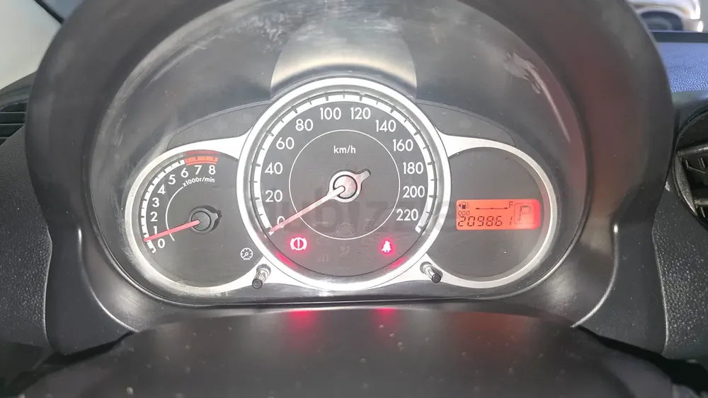 Mazda 2 2015 GCC Specs - Well Maintained Compact Hatchback - Image 8