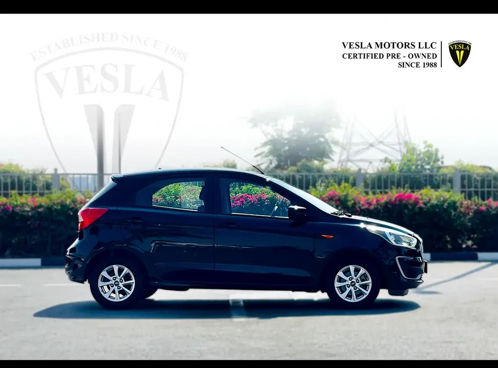 UNLIMITED MILEAGE WARRANTY / HATCHBACK + BLUETOOTH + USB + POWER LOCKS / IN HOUSE FINANCE - Image 5