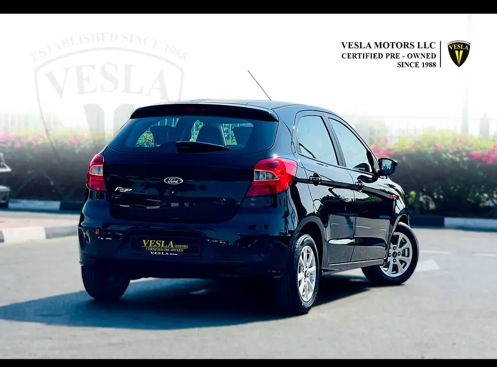 UNLIMITED MILEAGE WARRANTY / HATCHBACK + BLUETOOTH + USB + POWER LOCKS / IN HOUSE FINANCE - Image 7