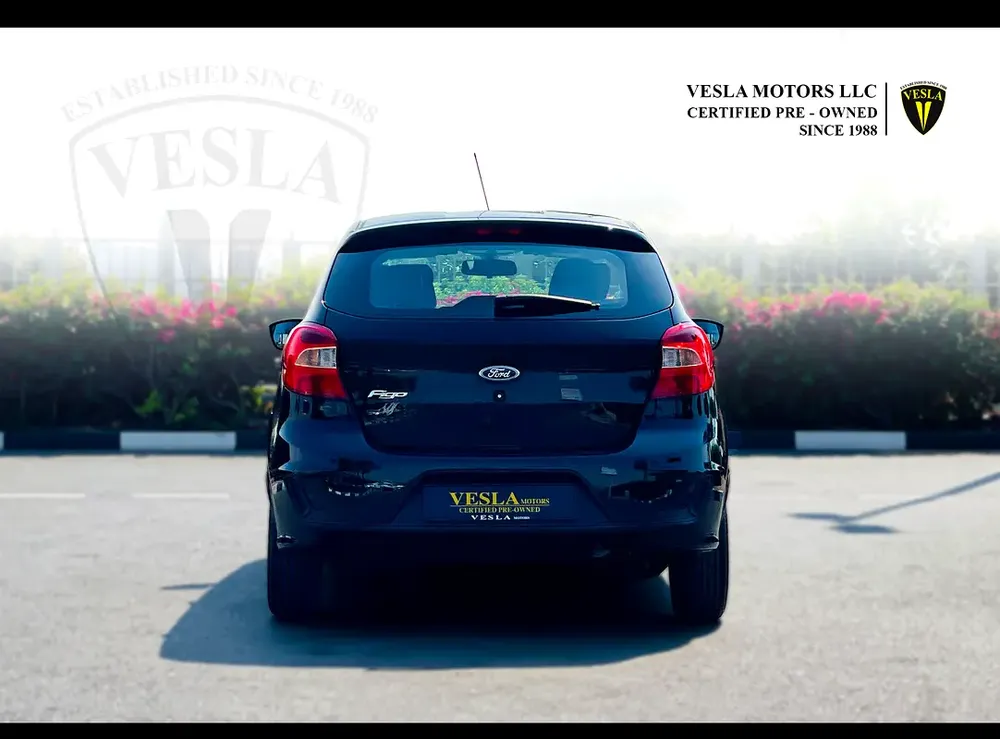 UNLIMITED MILEAGE WARRANTY / HATCHBACK + BLUETOOTH + USB + POWER LOCKS / IN HOUSE FINANCE - Image 9