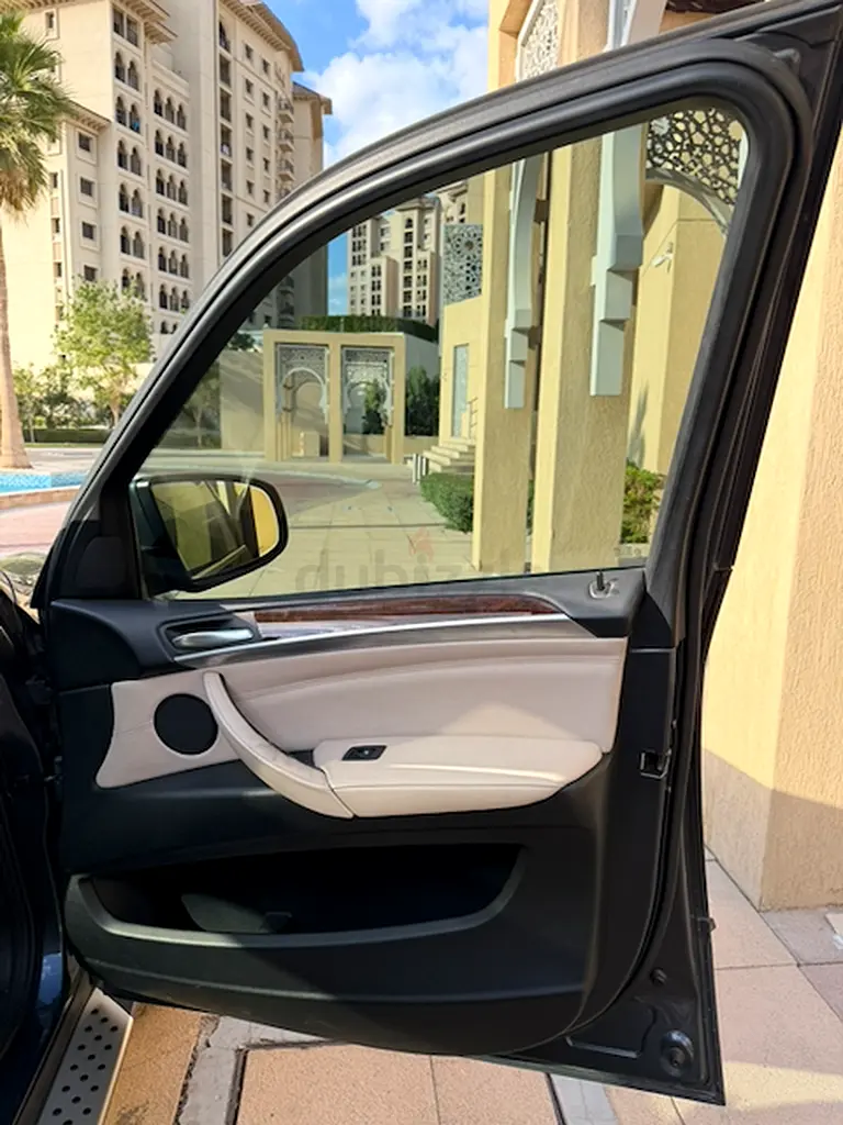 BMW X5 xDrive50i 2013 | GCC Specs | Well Maintained - Image 6