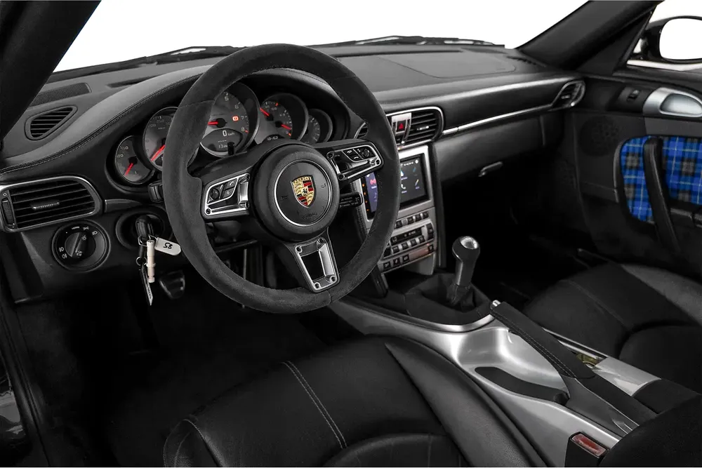 CASH ONLY: 299,000 AED | 2007 Porsche 911 Carrera 4 S Manual / Half Cage - Image 7