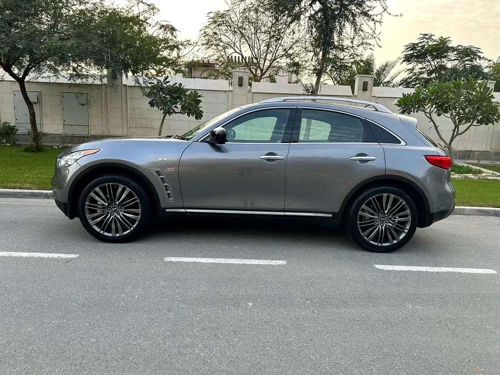 Infiniti QX70 Limited 2018, GCC Specs, Excellent Condition - Image 4
