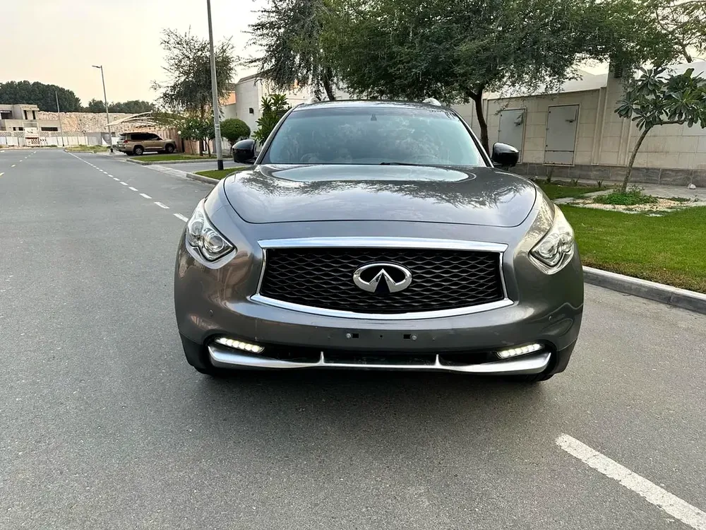 Infiniti QX70 Limited 2018, GCC Specs, Excellent Condition - Image 8