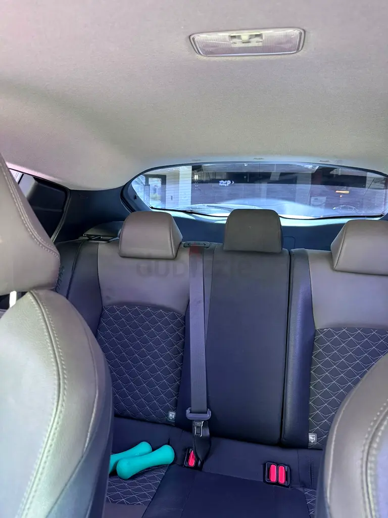 Toyota C-HR Hybrid 2020 GCC Specs - Image 5