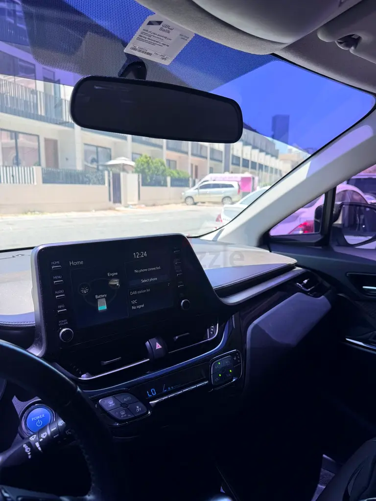 Toyota C-HR Hybrid 2020 GCC Specs - Image 7
