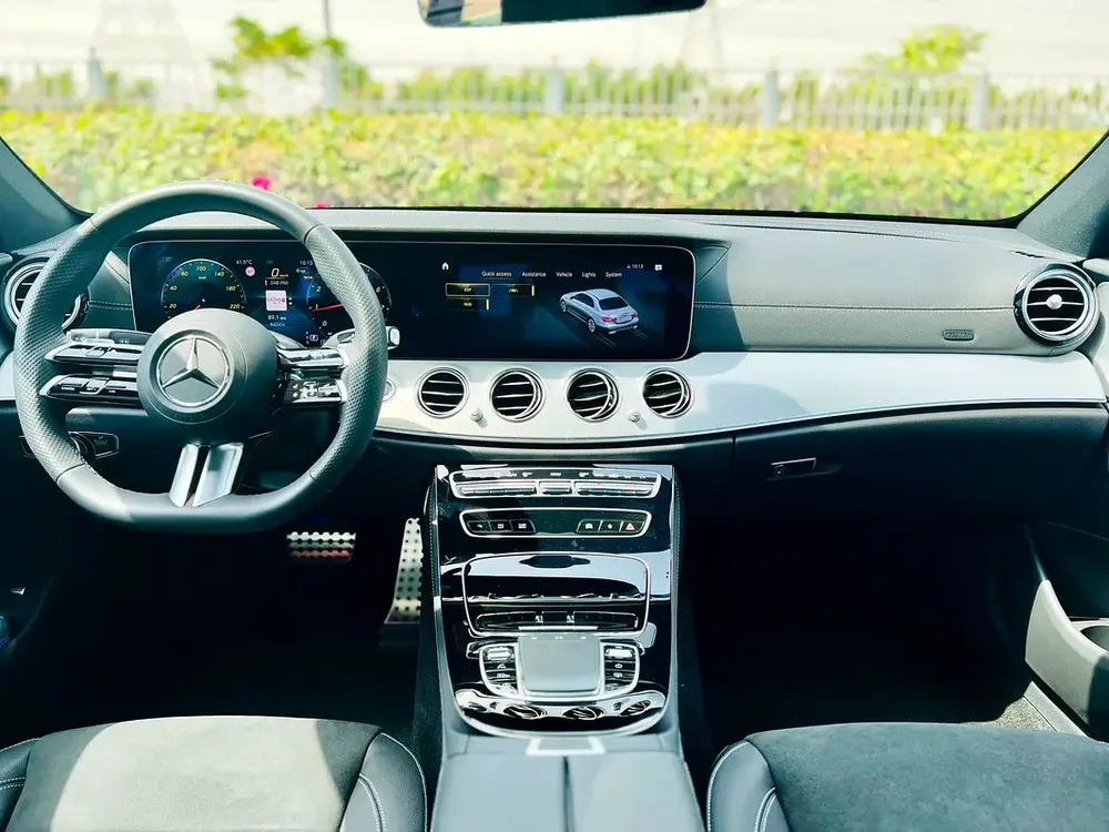 | Mercedes-Benz E200 AMG | 2023 Model | GCC Specs | Gargash Warranty Service - Image 10