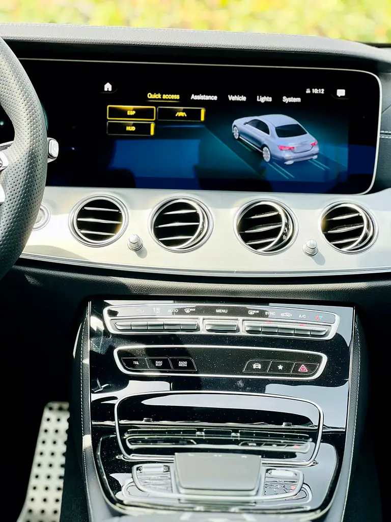 | Mercedes-Benz E200 AMG | 2023 Model | GCC Specs | Gargash Warranty Service - Image 12