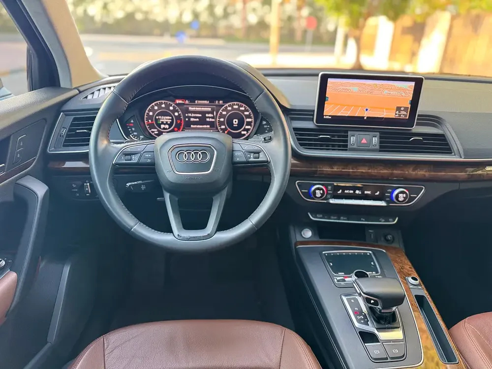 2018 Audi Q5 45 TFSI Quattro GCC | Well Maintenance | Premium Spec | Excellent Condition - Image 12