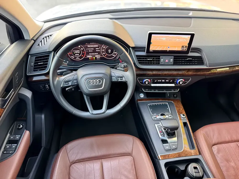 2018 Audi Q5 45 TFSI Quattro GCC | Well Maintenance | Premium Spec | Excellent Condition - Image 5
