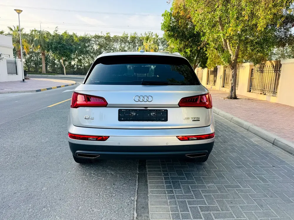 2018 Audi Q5 45 TFSI Quattro GCC | Well Maintenance | Premium Spec | Excellent Condition - Image 7