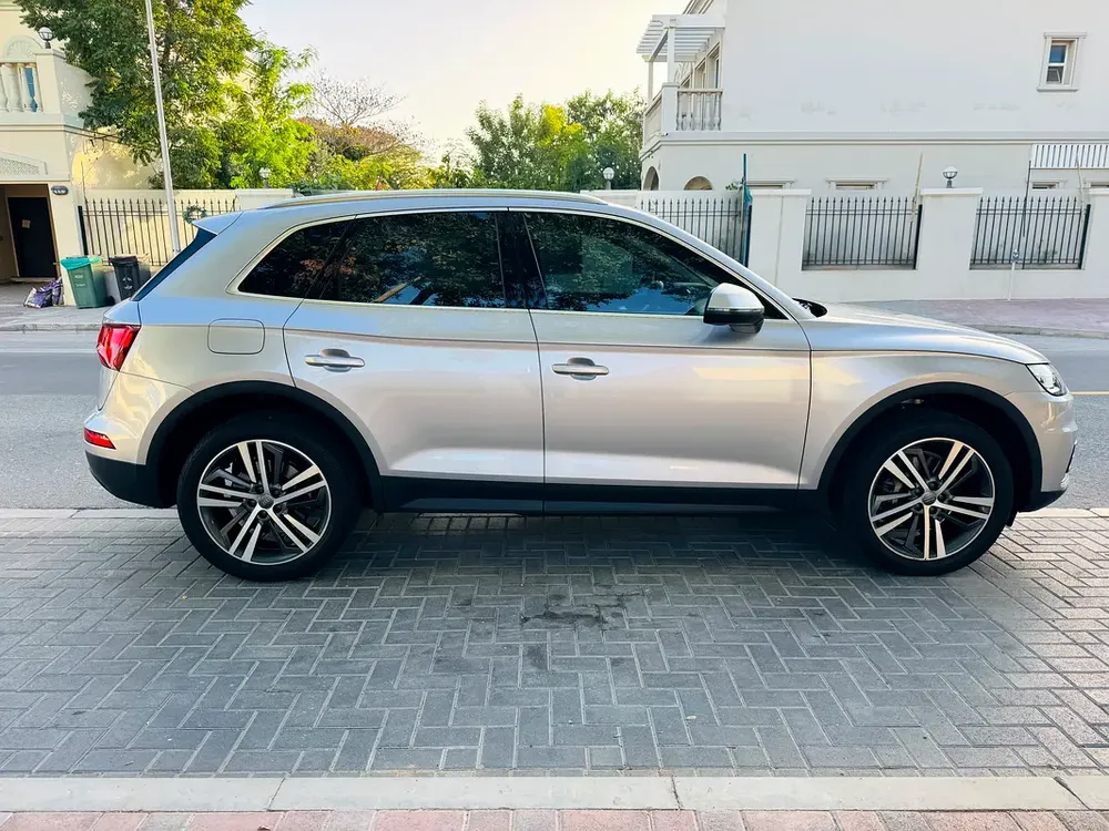 2018 Audi Q5 45 TFSI Quattro GCC | Well Maintenance | Premium Spec | Excellent Condition - Image 8