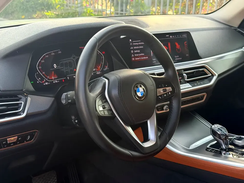 BMW X5 xDrive40i 2019 ( GCC – Excellent Condition – Luxury SUV ) - Image 11