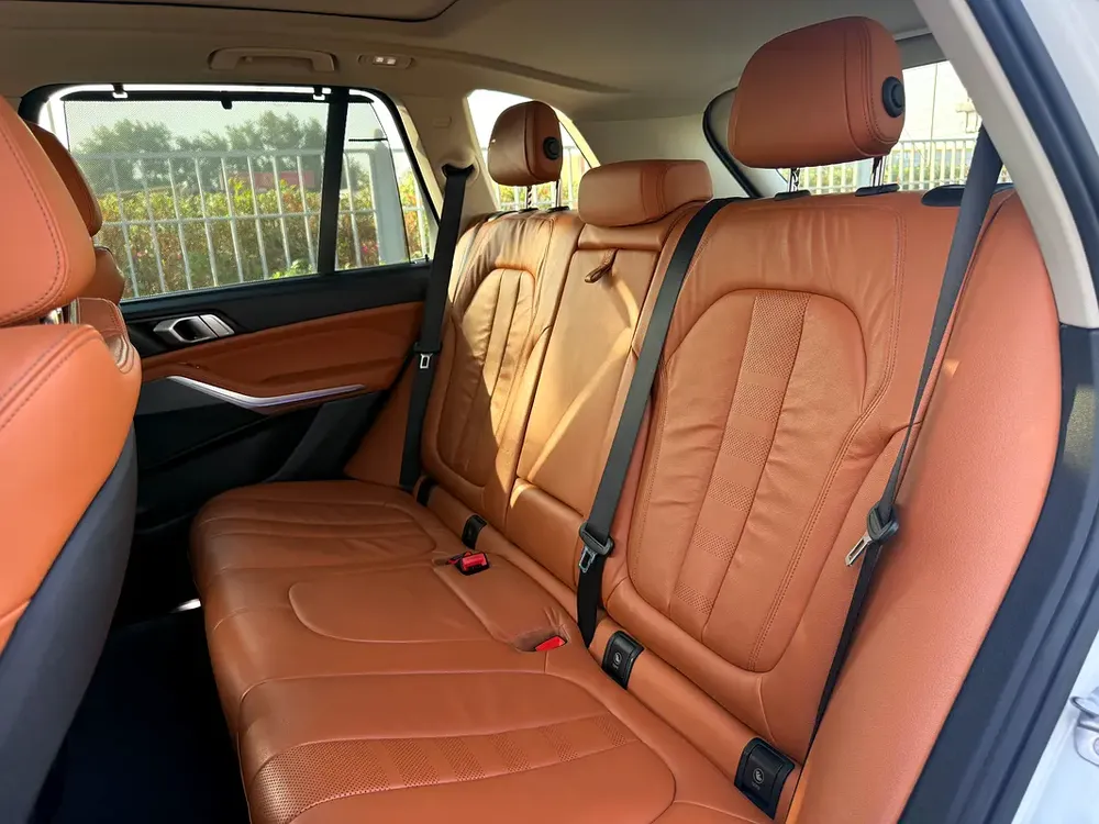 BMW X5 xDrive40i 2019 ( GCC – Excellent Condition – Luxury SUV ) - Image 17