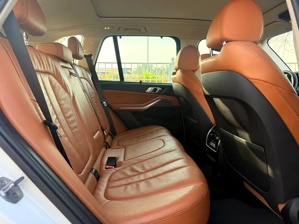 BMW X5 xDrive40i 2019 ( GCC – Excellent Condition – Luxury SUV ) - Image 18
