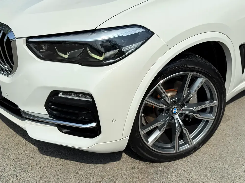 BMW X5 xDrive40i 2019 ( GCC – Excellent Condition – Luxury SUV ) - Image 8