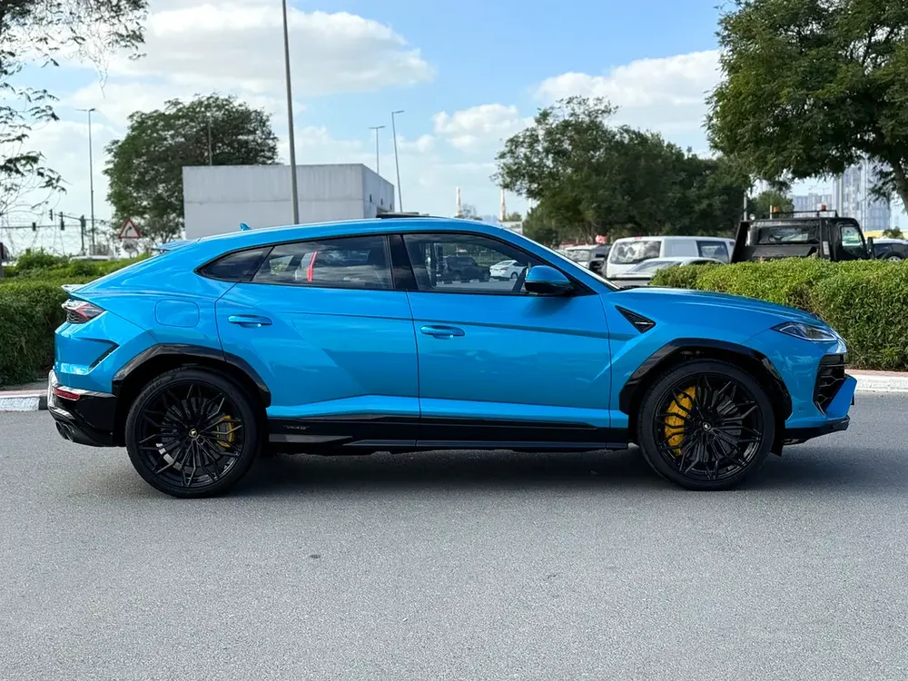 Lamborghini Urus SE 2025 - Korean Specs - Brand New! - Image 4