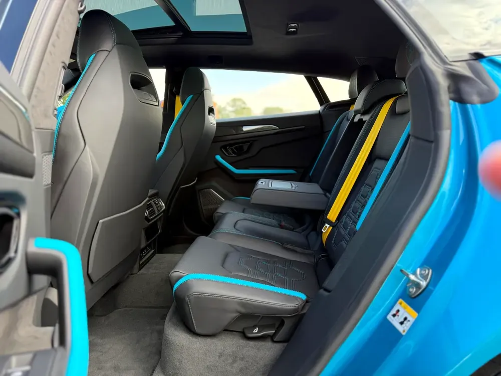 Lamborghini Urus SE 2025 - Korean Specs - Brand New! - Image 5