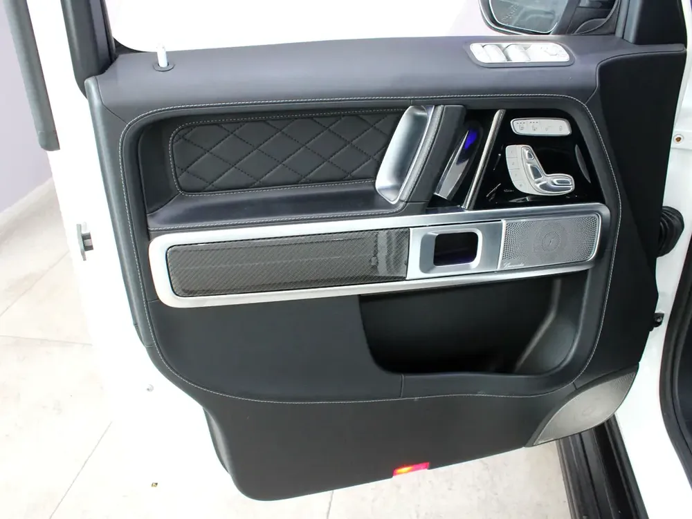2021 - Mercedes-Benz G 63 AMG V8 with warranty - Image 12