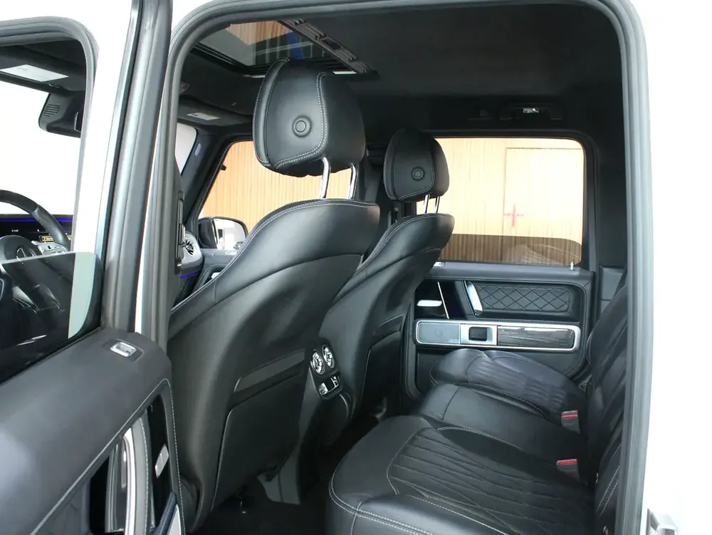 2021 - Mercedes-Benz G 63 AMG V8 with warranty - Image 14