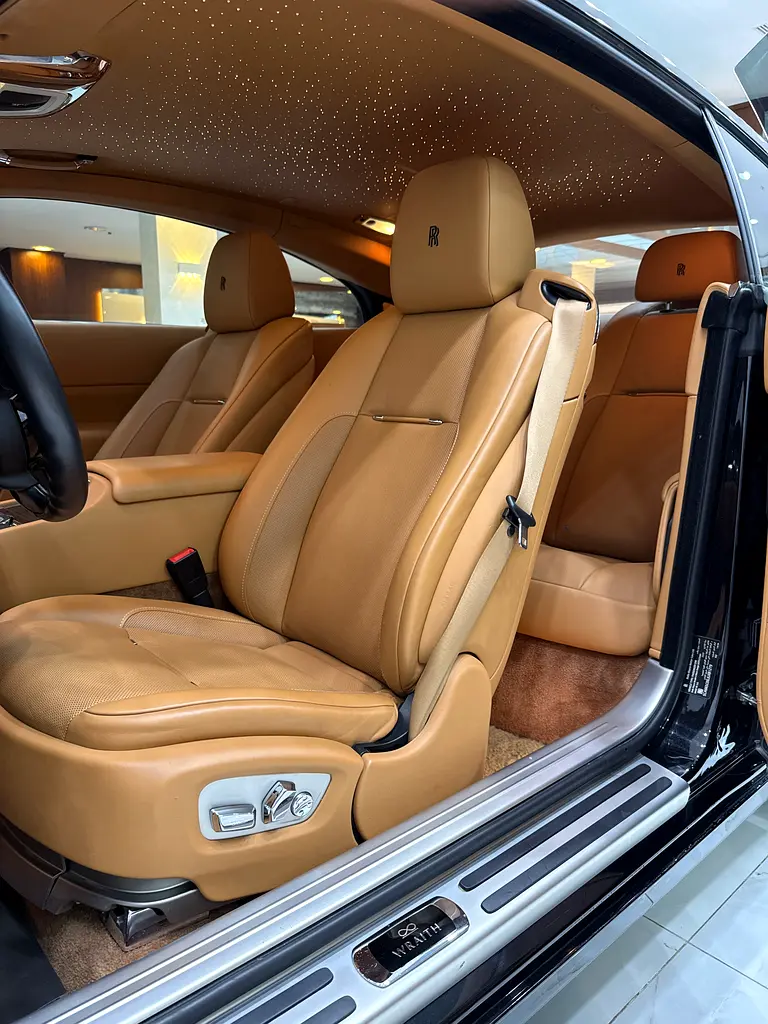Rolls-Royce Wraith Black Badge - Image 16