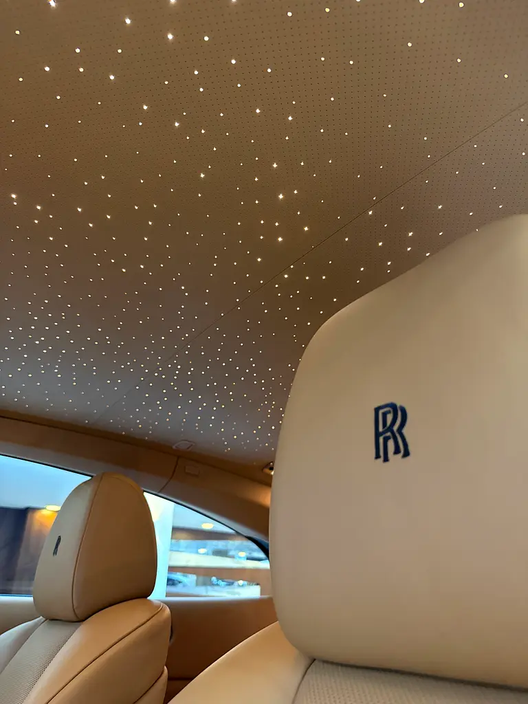 Rolls-Royce Wraith Black Badge - Image 17