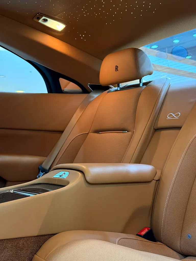 Rolls-Royce Wraith Black Badge - Image 18