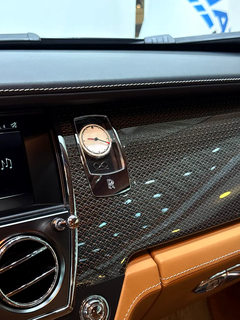 Rolls-Royce Wraith Black Badge - Image 19
