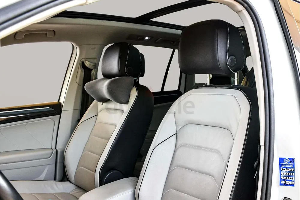 AED 1048/month | 2017 Volkswagen Tiguan 4motion | GCC Specs | Ref#425503 - Image 13