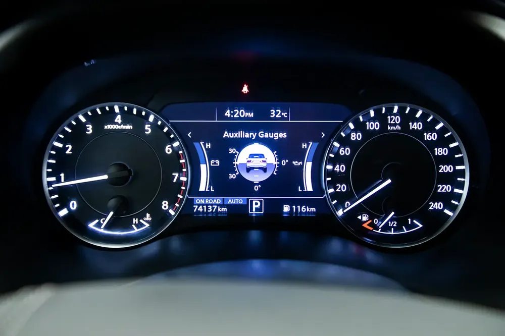 2020 | NISSAN ARMADA |  PLATINUM |GCC | FULL OPTION | | FULL SERVICE | EXCELLENT CONDITION | - Image 8