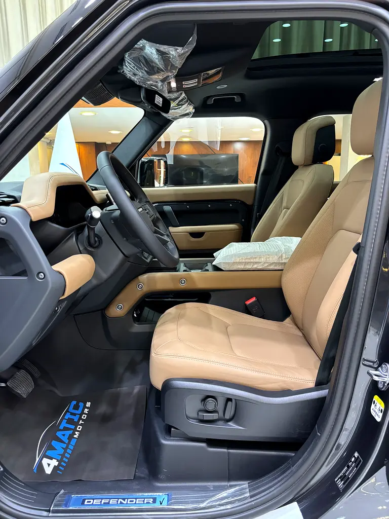 Land Rover Defender P400 X-Dynamic HSE - Image 15