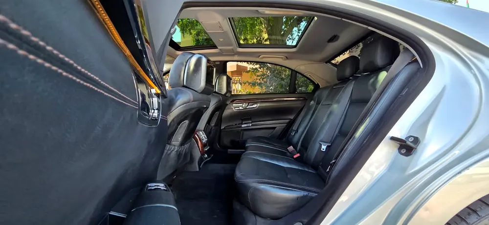 2013 Mercedes Benz S500-Excellent Condition - Image 11