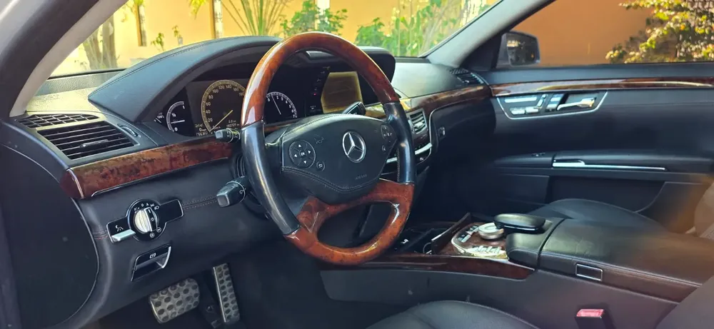 2013 Mercedes Benz S500-Excellent Condition - Image 9