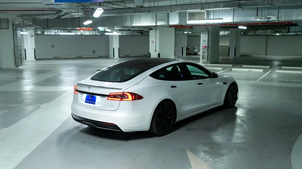 2022 Tesla Model S Plaid | 1,020 HP | Only 1,100 km! - Image 5