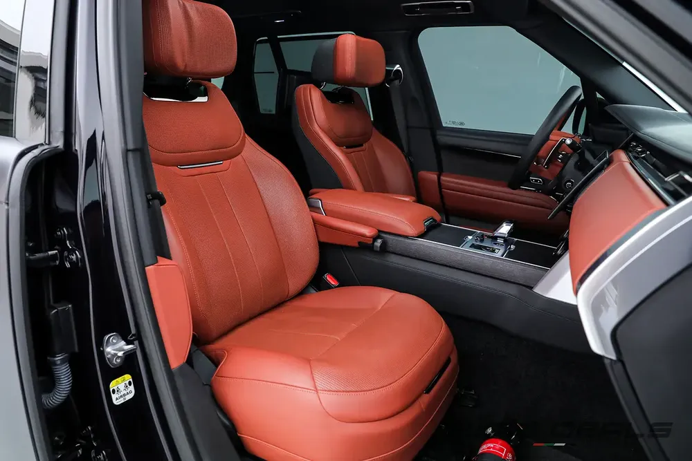 2023 Land Rover Range Rover Vogue SV | GCC Specs | Warranty | Service Contract | Ultimate Luxury - Image 18