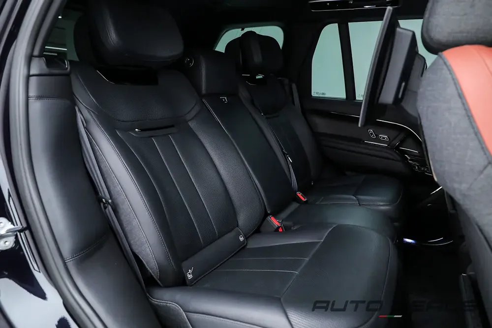 2023 Land Rover Range Rover Vogue SV | GCC Specs | Warranty | Service Contract | Ultimate Luxury - Image 19