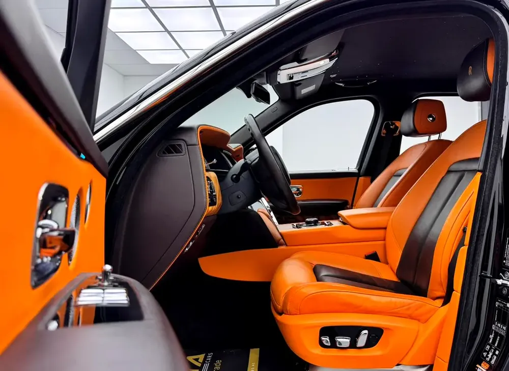 2020 Rolls Royce Cullinan, One Year Warranty Unlimited Km, Full Service History, GCC - Image 11