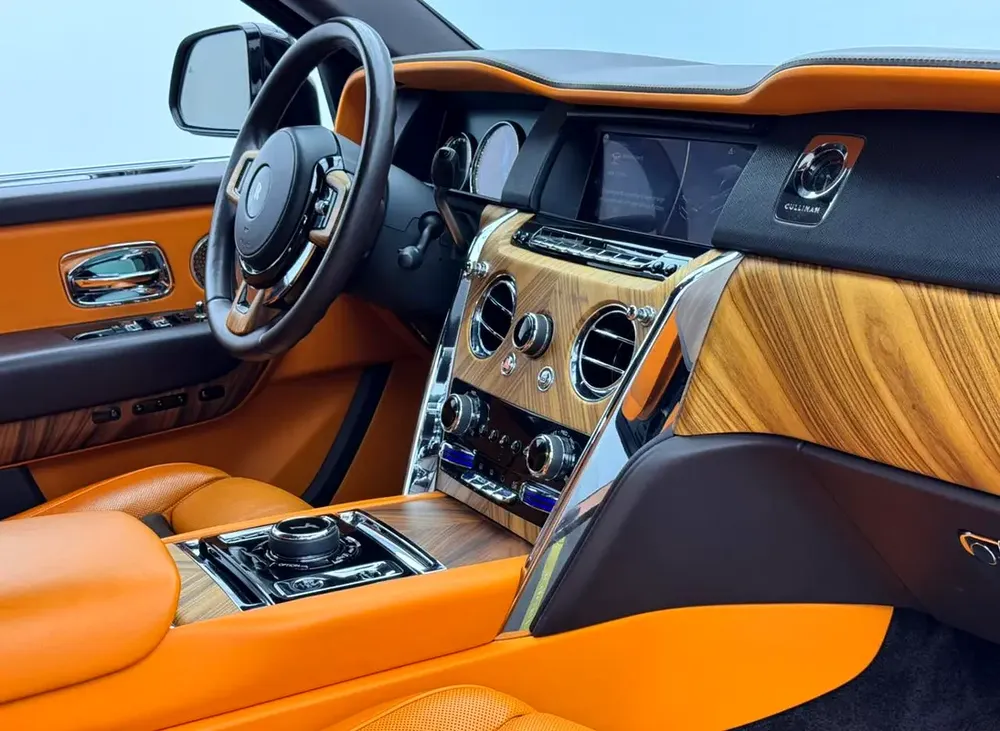 2020 Rolls Royce Cullinan, One Year Warranty Unlimited Km, Full Service History, GCC - Image 15