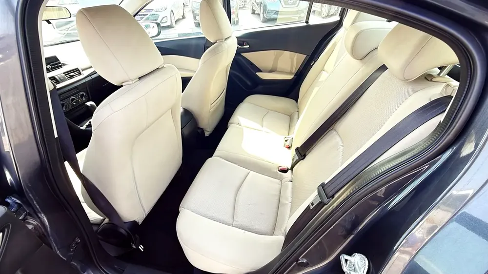 Mazda 3 2018 Gcc - Image 8