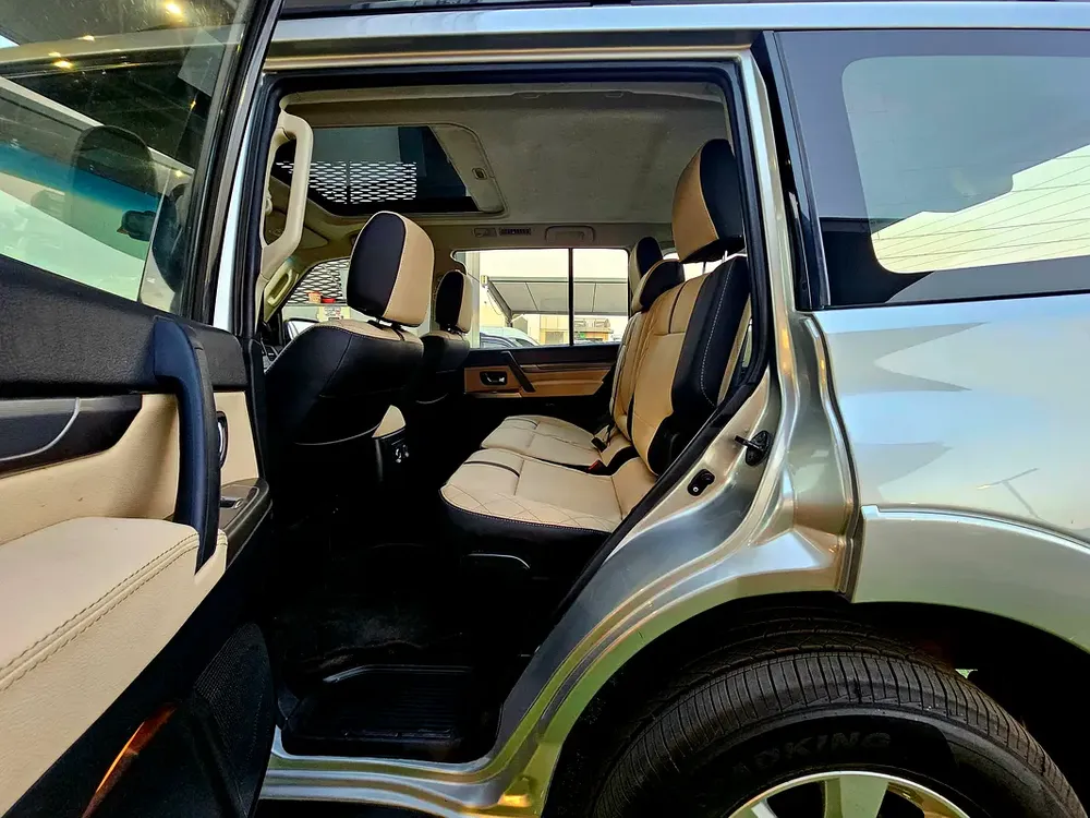 GLS / SUNROOF/ GCC/ 2 KEYS/ LOW MILEAGE / SINGLE OWNER - Image 11