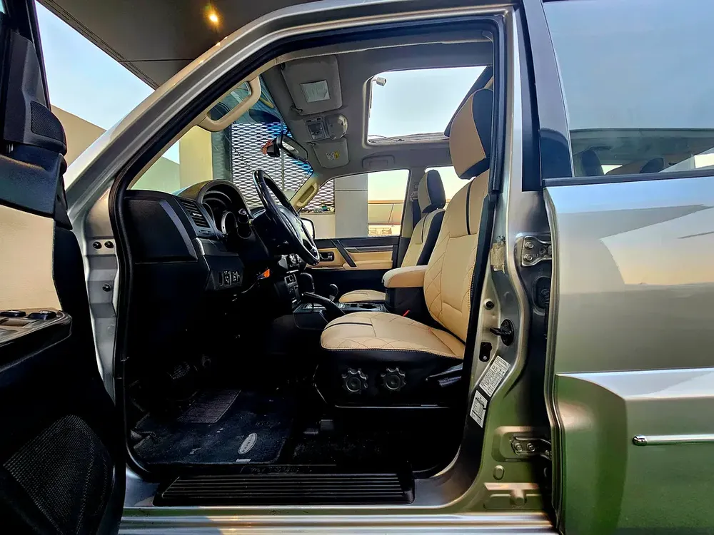 GLS / SUNROOF/ GCC/ 2 KEYS/ LOW MILEAGE / SINGLE OWNER - Image 9
