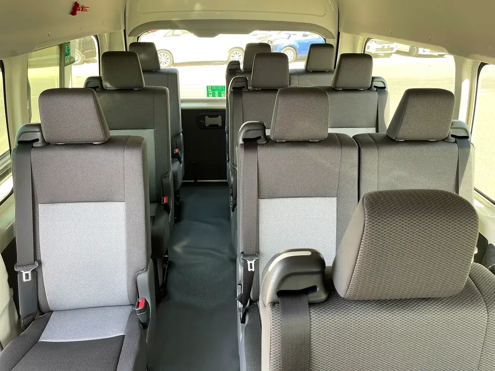 TOYOTA HIACE 2026 0KM 3.5 13 SEATS AL FUTTAIM - Image 12