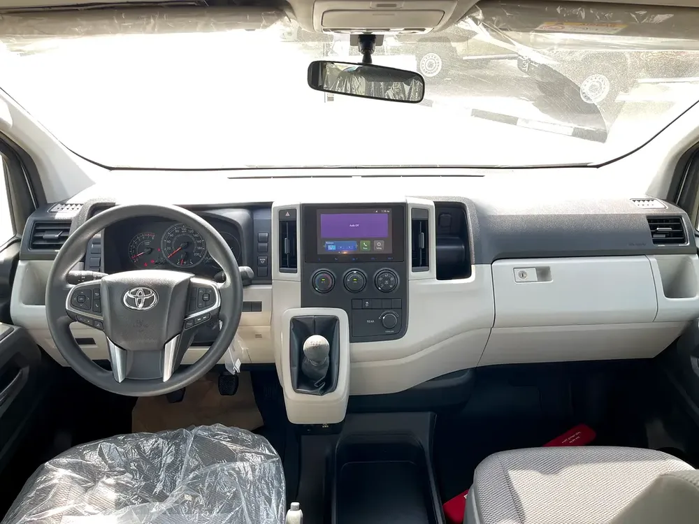 TOYOTA HIACE 2026 0KM 3.5 13 SEATS AL FUTTAIM - Image 13